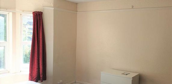 House share to rent - Photo 2