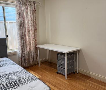 5-bedroom shared house / townhouse, Eton Avenue - Photo 4