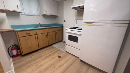 For Lease - 75 Vanbrugh Avenue Unit# LOWER, Toronto, Ontario - Photo 2