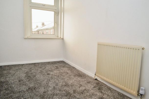 Wyndale Road, Oldham - Photo 1