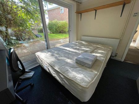 5 bedroom detached house to rent - Photo 5