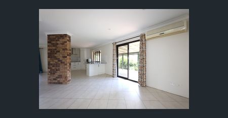 Fantastic Location on the Range – Comfortable Living in a Great Neighbourhood - Photo 2