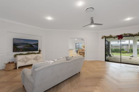 Stunning Home in Sought After Gated Community Coomera Waters - Photo 2