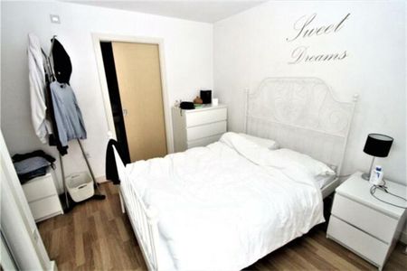 Kimber House, SO14 - Photo 2