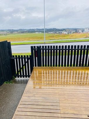 SILVERDALE, 2 BEDROOMS - Photo 1