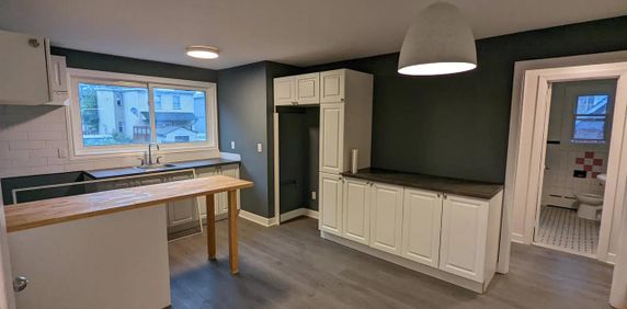 (Hull) Très Grand Logement De 2 Chambres - Photo 2