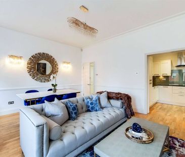 A well presented 2 bedroom apartment on the raised ground floor of this stunning period conversion. - Photo 3