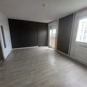 Location Maison à VILLENEUVE DE MARC - Photo 1