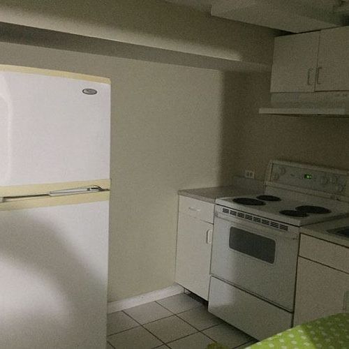 For Lease - 8 Ryecliffe Court, Toronto, Ontario - Photo 1