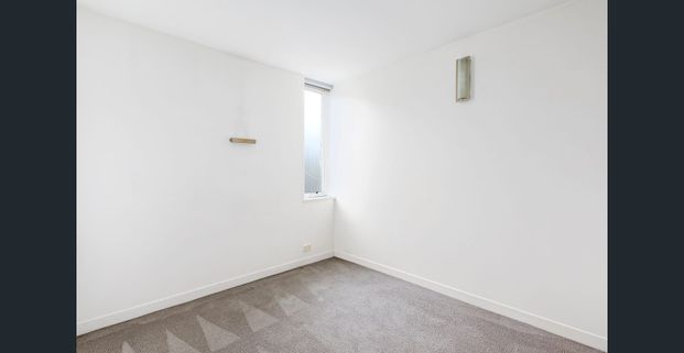 One Bedroom Apartment in Unbeatable Location - Photo 1