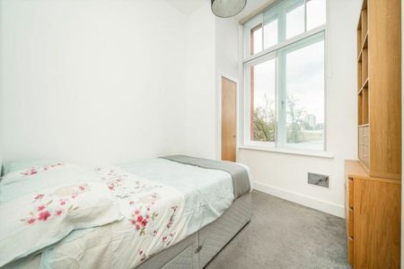 Commercial Road, Whitechapel, E1 - Photo 3