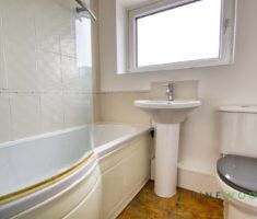 2 BEDROOM House - End Terrace - Photo 2