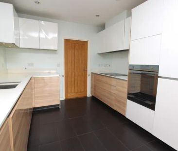 RM3, Ashflower Drive, Romford - Photo 1