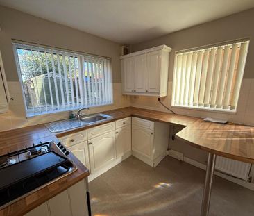 2 bedroom semi-detached house to rent - Photo 5
