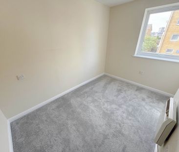 Price £1,600 pcm - Available Now - Unfurnished - Photo 5