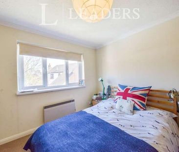 St Leonards Court, AL4 - Photo 1