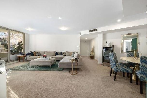 Refined and Oversized Three Bedroom Residence - Photo 1