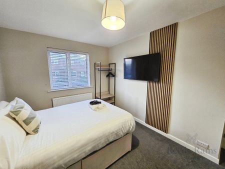 3 bedroom semi-detached house to rent - Photo 4