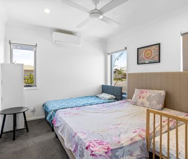 Lovely family home on a corner block in a great location! - Photo 6