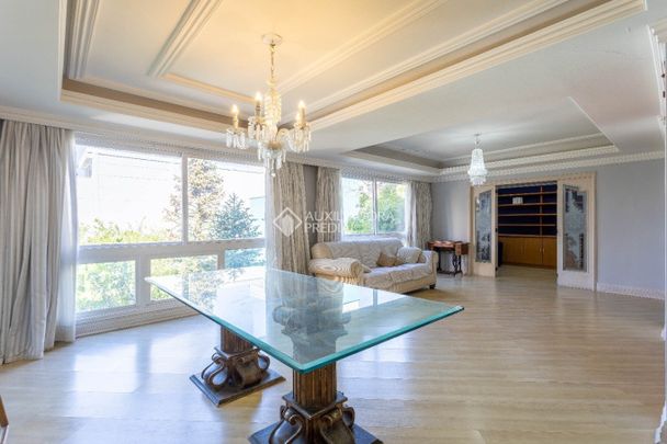 Apartamento com 3 quartos e 224m² para alugar em Mont'Serrat, Porto Alegre. - Photo 1