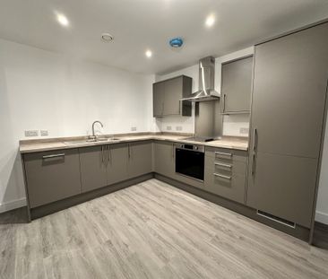 High Street, March - Photo 6