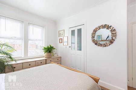 3 bedroom apartment to rent - Photo 3