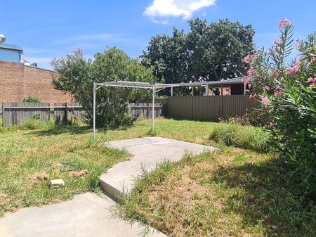 SPACIOUS 2 BEDROOM GRANNY FLAT - Photo 4
