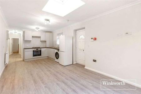 Ballards Lane, London, N3 - Photo 4