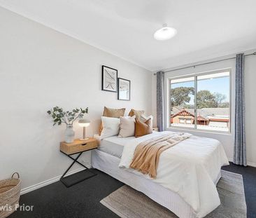 Parkside Living - Renovated 3 Bedroom Townhouse Moments from Everyt... - Photo 6