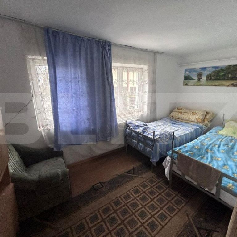 Casa cu 4 camere, cazare muncitori sau sediu firma, cartier - Photo 1