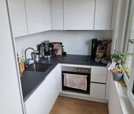 ab 01.05.2026 verfügbar: Smarte 1-Zimmer Wohnung mit großzügiger Te... - Foto 1