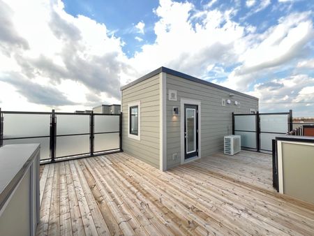 For Lease - 16 Lytham Grn Circle Unit# 17, Newmarket, Ontario - Photo 2