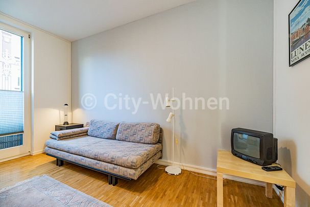 Möbliert wohnen in einer komfortablen 3-Zimmer-Wohnung mit Balkon in einem umgebauten Bunker in Hamburg-Eimsbüttel - Photo 1