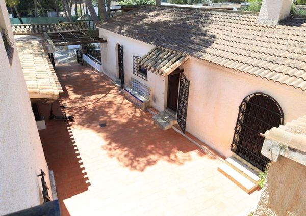 Finca for rent with 10 bedrooms with swimming pool for all year round