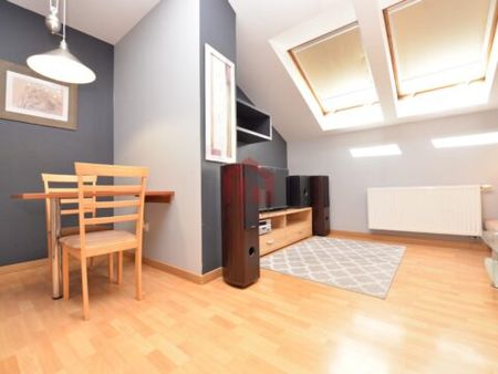 Komfortowe 3-pokojowe mieszkanie w ścisłym centrum - Photo 4