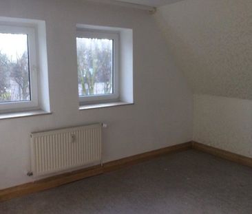 Top-Wohnung Komplett weiss tapeziert mit neuem Bad und Laminat ! - Photo 6