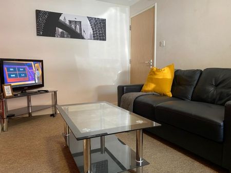 4 Bed - Flat 4, Cathedral Court â€“ 4 Bed - Photo 5