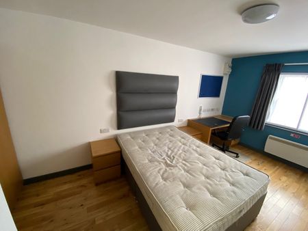 Room in a Shared Flat, Slater Street, L1 - Photo 4