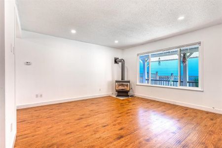 Charming Whole House - East Newton - Photo 2