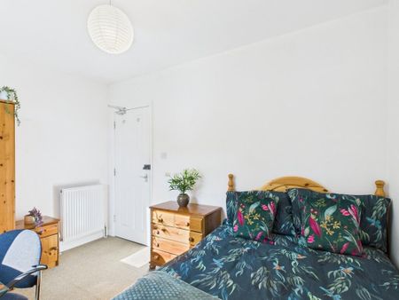 1 bedroom in a house share to rent - Photo 5