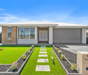 Luxury Family Living in Glanmire Estate – 9 Gorman Drive, Yarrawonga - Photo 1