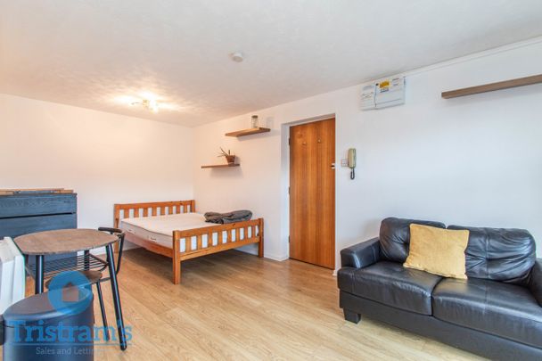 Studio for Rent - Photo 1