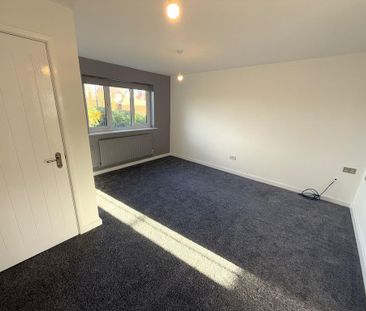 3 bedroom end of terrace house to rent - Photo 2