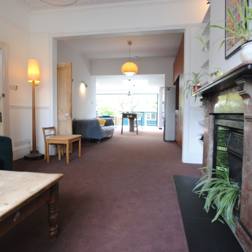 Wellmeadow Road, London - Photo 1