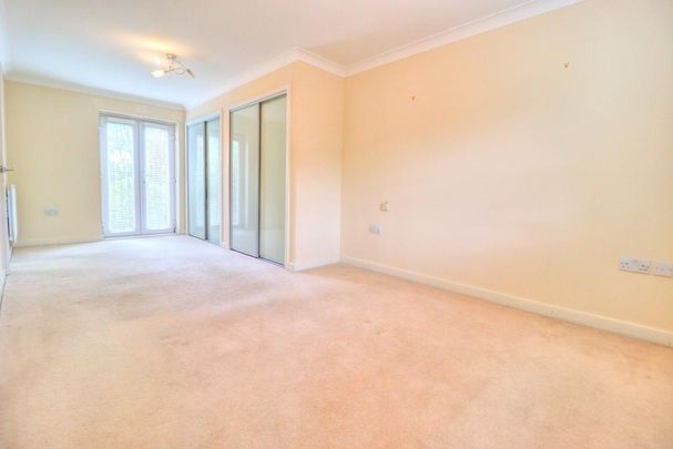 4 bedroom semi-detached house to rent - Photo 1