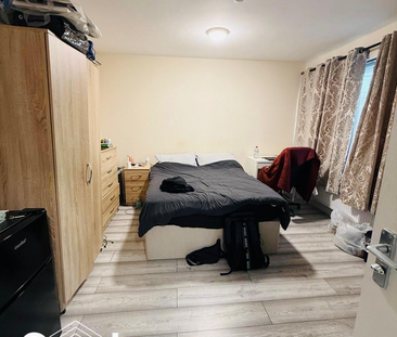 1 bedroom in a house share to rent - Photo 4