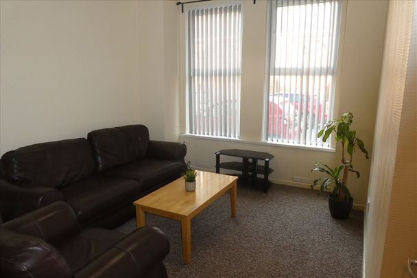 Flat 1, 2 Canterbury Street - Photo 1