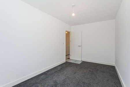 Abraham Fold, Little Hulton, Manchester, Greater Manchester, M38 - Photo 3