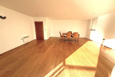 2 bedroom apartment to rent - Photo 2