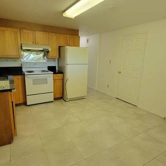 $2000 - 2 bedroom / 1 bath suite - Photo 3